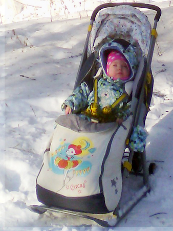 Марине подарили кукольный домик, сделанный специально для нее