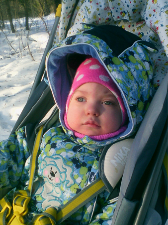 Марине подарили кукольный домик, сделанный специально для нее