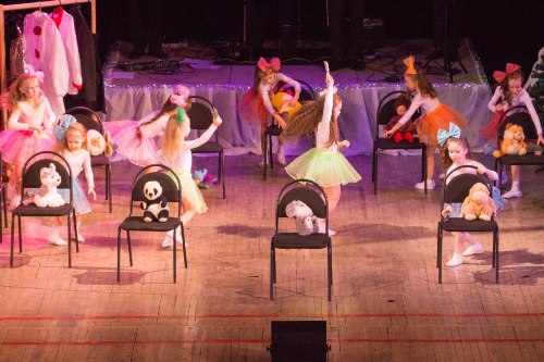 Бродвей до мюзикла доведет