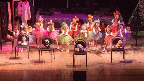 Бродвей до мюзикла доведет