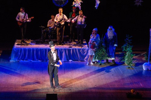 Бродвей до мюзикла доведет